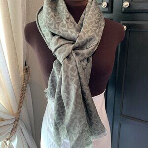 NWT Michael Kors Grey Lightweight Scarf